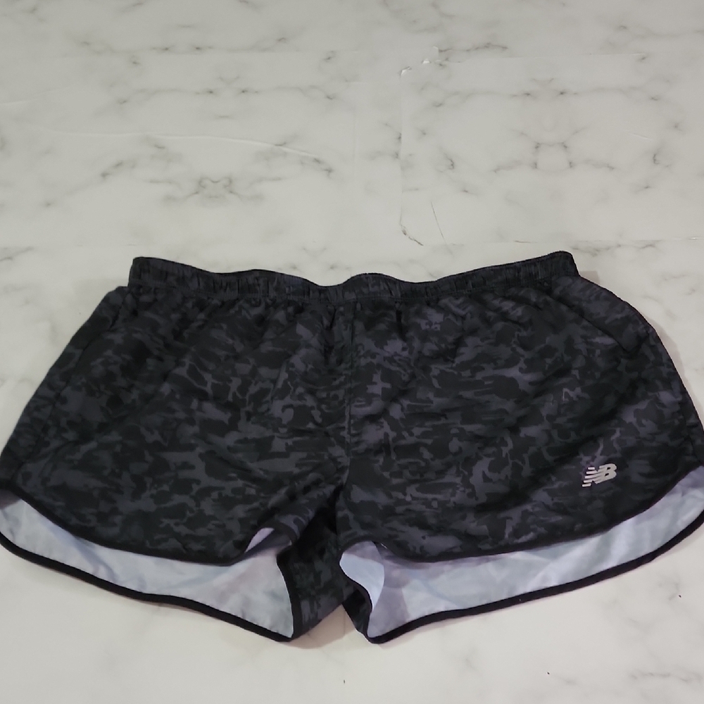 New Balance Women's Gray Camo Athletic Shorts